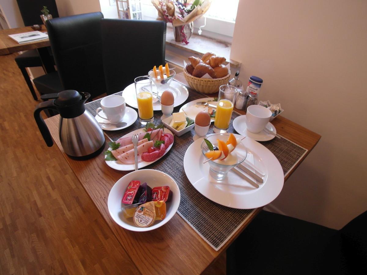 Bed & Breakfast Meerbusch Exterior foto