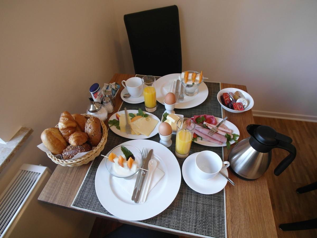 Bed & Breakfast Meerbusch Exterior foto
